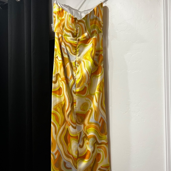 Tiani Midi Dress - Picture 2 of 3